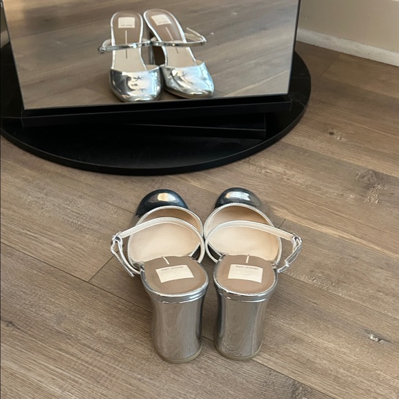 Dolce Vita Silver Heels - Picture 4 of 8